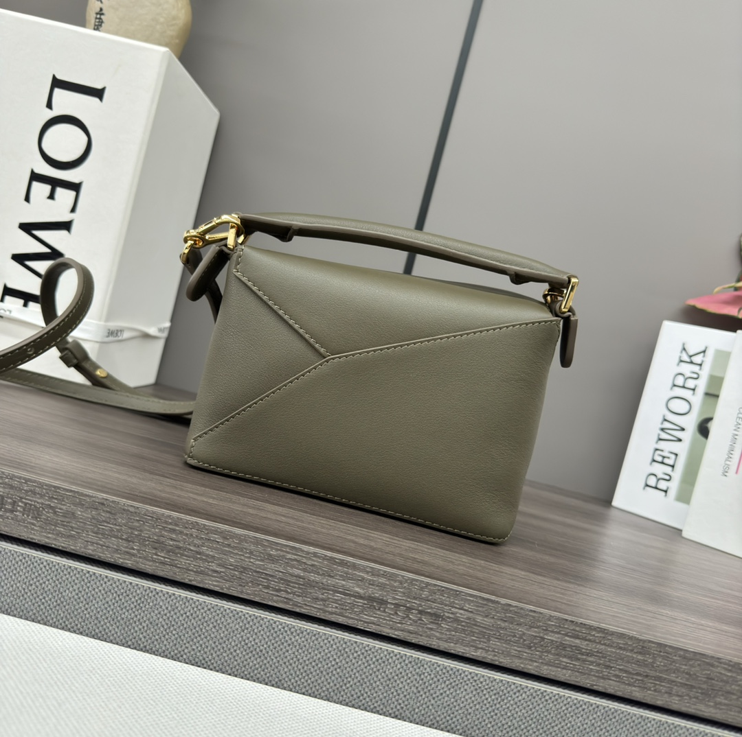 Loewe Puzzle Bags